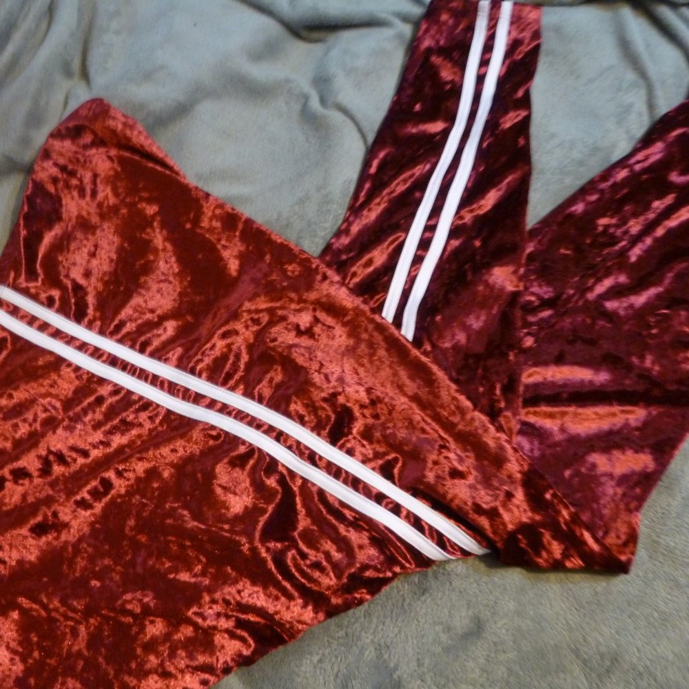 Hot NO COMMENT Burgundy Velvet Leggings Size 2X 🔥 Host Pick! 🔥